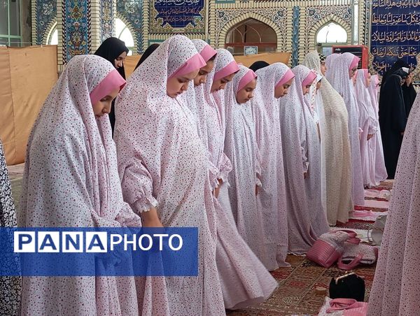 نماز جمعه شهر بن با حضور خانواده بزرگ آموزش و پرورش 