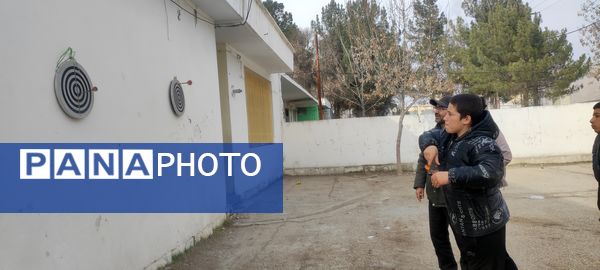 مسابقات دارت پدر و دختری به مناسبت روز پدر در دبیرستان شهید اسدالله شجاعی