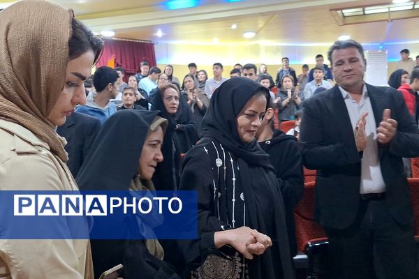 جشن میلاد بانوی دو عالم و گرامیداشت مقام مادر در دبیرستان رازی شیراز 