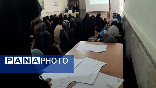 اولین جلسه  مشاوره با حضور اولیا پایه هفتم در دبیرستان دخترانه حداد مشهد