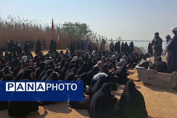 لحظات ناب در دیار نور، کنار شهدا 