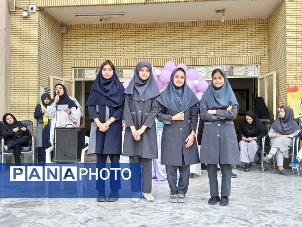 تجلیل از معلم و دختر ایرانی در بهار کرامت 