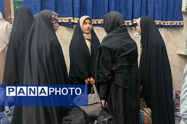 ورود دانش‌ آموزان دختر ناحیه دو شهرری به مراسم معنوی اعتکاف 