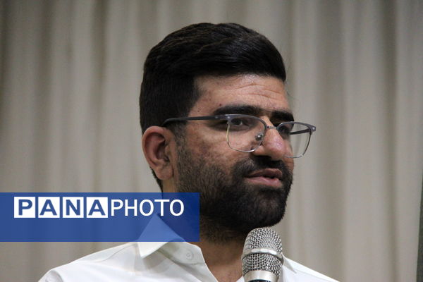 مراسم حافظ خوانی در کانون ام ابیها یزد