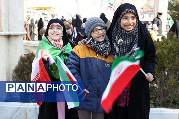 حس و حال نوجوانان در جشن چهل و ششمین سالگرد پیروزی انقلاب اسلامی 