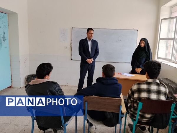 بازدید سرگروه‌های آموزشی از مدارس خاتم