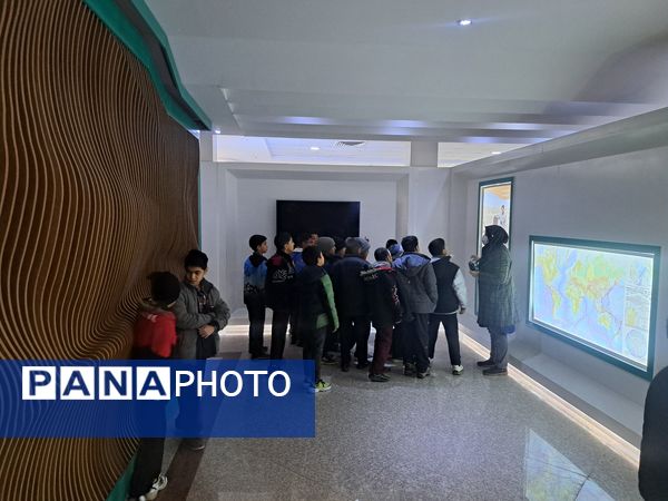 بازدید دانش‌آموزان از پارک موزه علوم زمین مشهد 