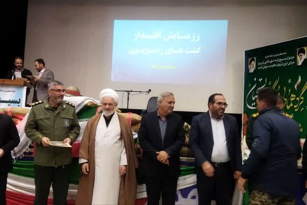 گردهمایی بزرگ بسیجیان در اسدآباد با حضور نمایندگان مجلس و امام جمعه