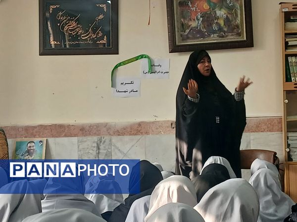 روایتگری زندگی  شهدا از زبان خواهر شهید محرابی دبستان میثاق ناحیه سه