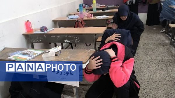 مانور زلزله و ایمنی در دبیرستان شاهد شهید کلانتری ناحیه یک کرج