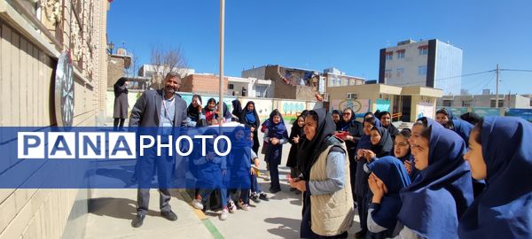 مسابقات استعداد یابی دارت در دبستان دخترانه آزادی شیروان
