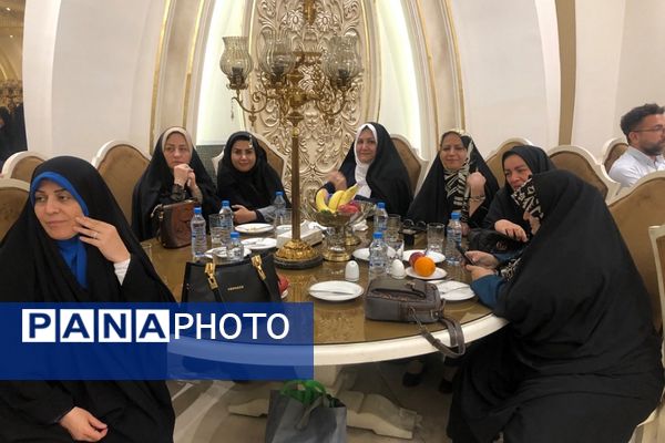 مراسم تقدیر از فرهنگیان نمونه در ناحیه 2 شهرری 