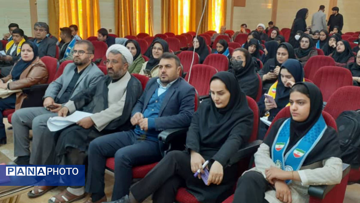 گردهمایی منتخبین شوراهای دانش‌آموزی بویراحمد در یاسوج