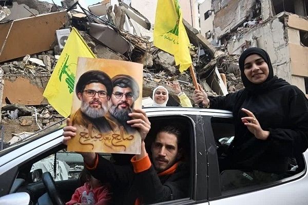  هواداران حزب‌الله در بیروت گرد هم آمدند تا به سیدحسن نصرالله ادای احترام کنند