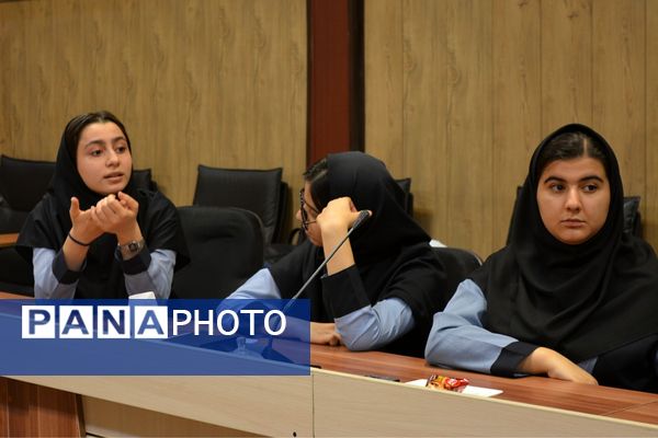 تقدیر از برگزیدگان لیگ جت در سالن فرهنگ بهارستان‌دو