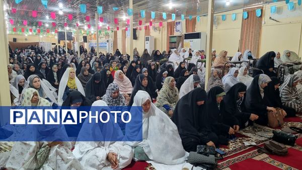 تجمع نمازگزاران نماز جمعه قشم در روز خشم و نصر