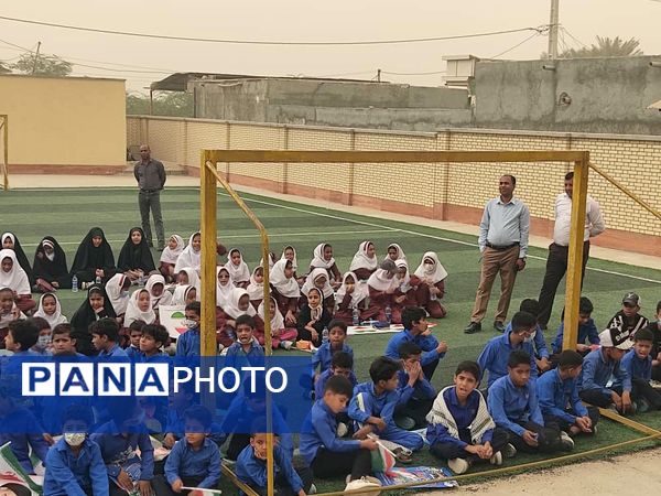 دانش آموزان امروز پرچم داران استقلال و عزت فردا 