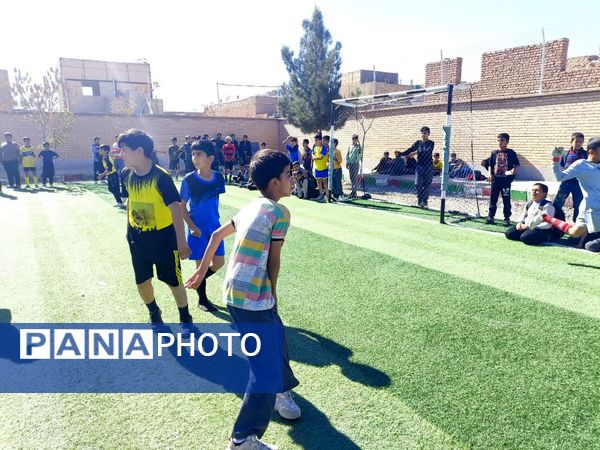 اردوی درون مدرسه ای روز دانش آموز در دبستان شهید پسندیده فدافن 