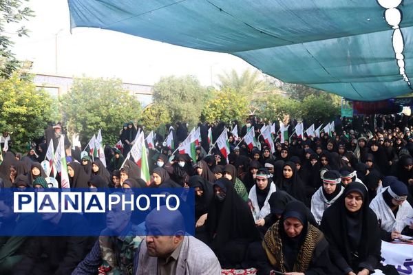 دانش‌آموزان کوهدشتی در یادمان شهدای هویزه