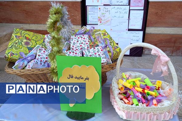 برگزاری انتخابات همیار مشاور در دبیرستان بانو عفت آهنگری ناحیه یک شهرری