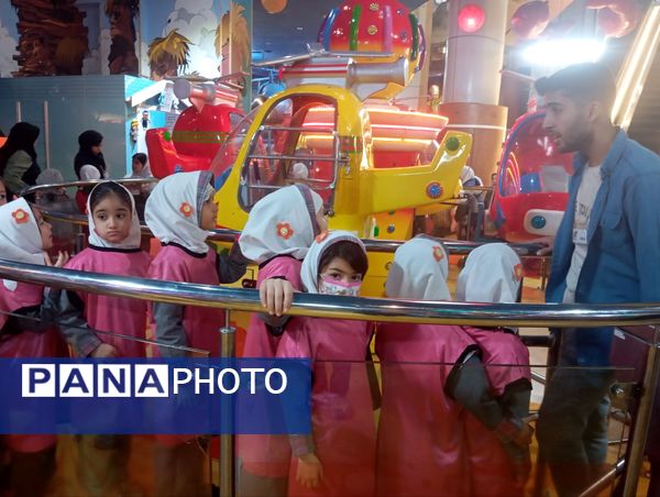 اردو تفریحی دانش آموزان دبستان دخترانه نرجس یک و دو 