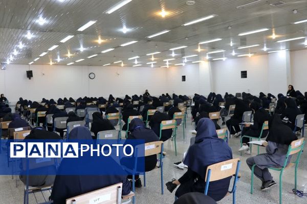 بازدید مدیرکل آموزش و پرورش از برگزاری امتحانات نهایی در یزد