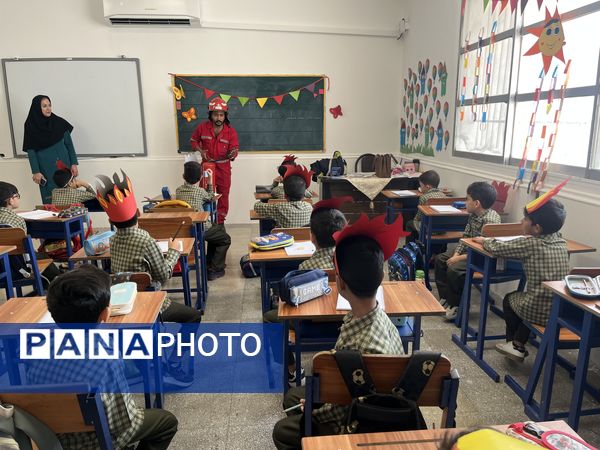 روز آتش‌نشانی در دبستان شهید تندگویان
