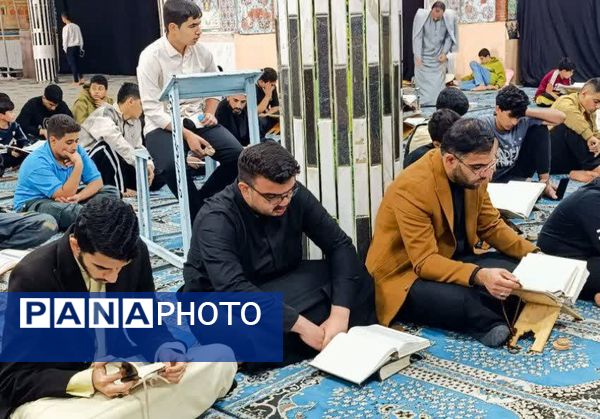 استقبال پرشور مردم از ضیافت سه روزه انس با قرآن