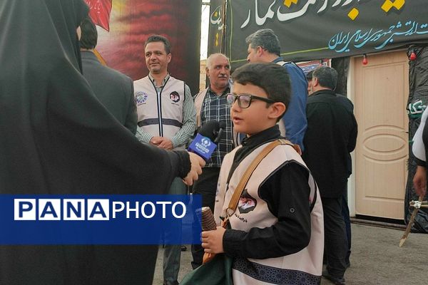 خدمت‌رسانی دانش‌آموزان در موکب «عشاق‌الحسین(ع)» سازمان دانش آموزی شهرستانهای تهران