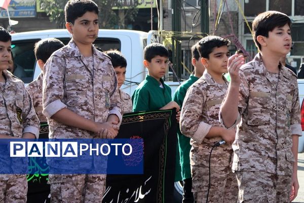 حضور پرشور دانش‌آموزان در راهپیمایی ۱۳آبان منطقه کهریزک 