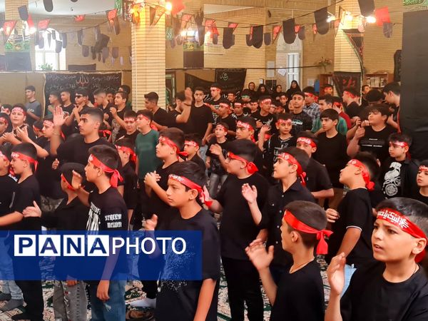 تجدید بیعت دانش‌آموزان ابهری با آرمان‌های عاشورا در سوگواره «احلی من العسل»