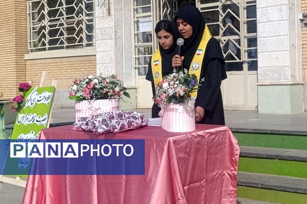 مراسم ولادت حضرت فاطمه زهرا (س) و روز مادر در دبیرستان مهر نیشابور