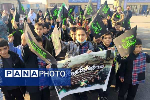 حضور دانش‌آموزان ناحیه دو شهرری در مراسم نوگلان فاطمی