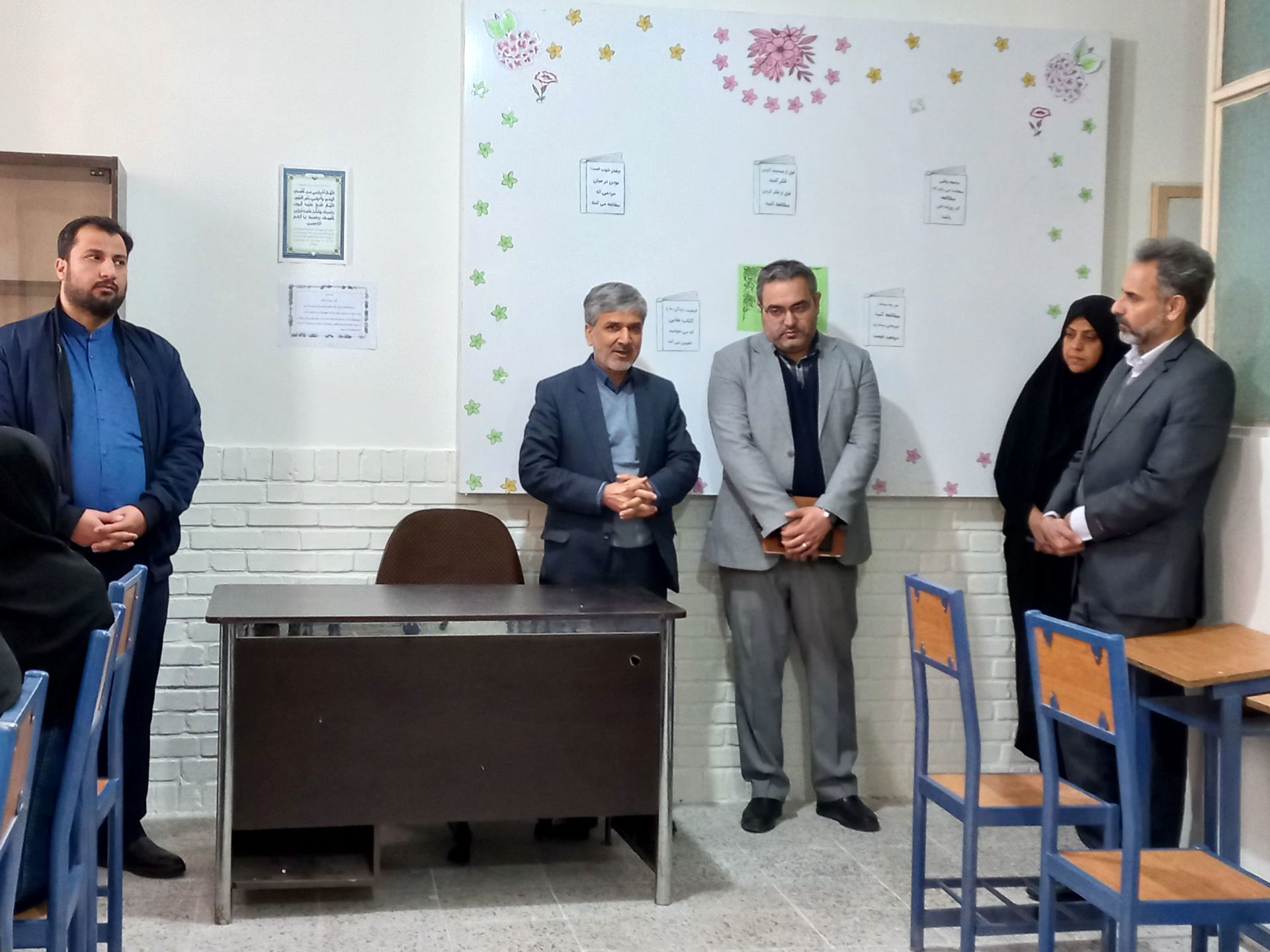 قرائت‌خانه‌ها محیط امن و آرامی برای درس خواندن هستند