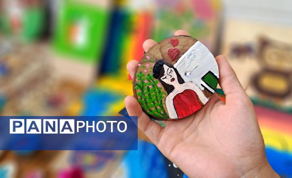 سفری به دنیای رنگارنگ هنر