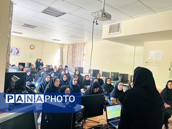 برگزاری روز دوم کارگاه توانا با حضور جمعی از مدیران و معلمان در سملقان