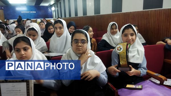 مراسم تجلیل از دانش‌آموزان منتخب طرح‌های حوزه ابتدایی در قائمشهر