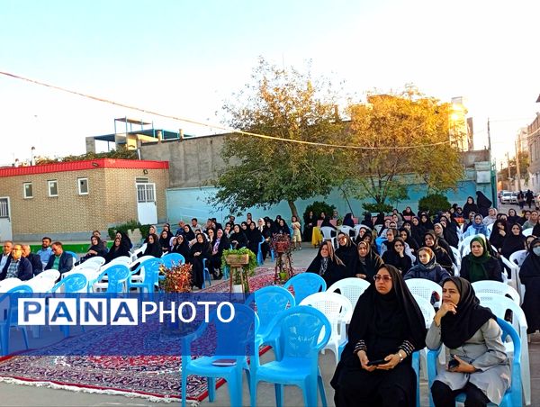  اولین مجمع انجمن اولیا و مربیان در دبیرستان فاطمیه