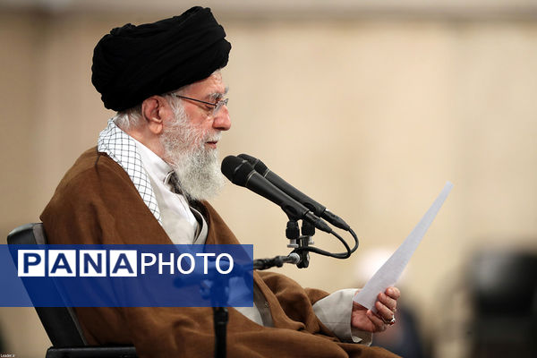 دیدار جمعی از معلمان و فرهنگیان با رهبر معظم انقلاب