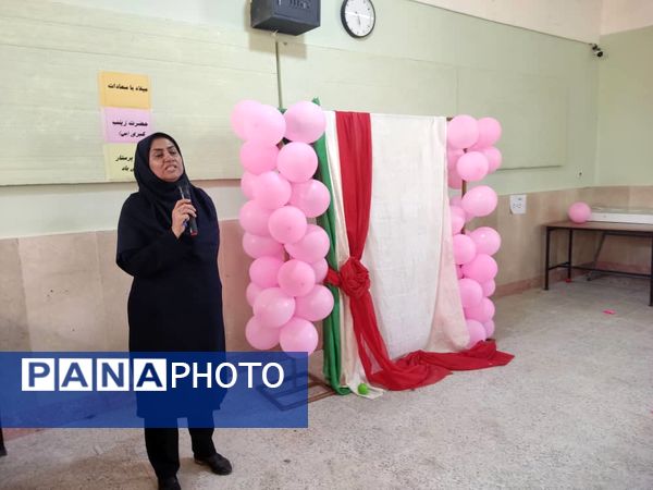 جشن میلاد حضرت زینب(س) و بزرگداشت روز پرستار در هنرستان زهرای مرضیه بندرعباس