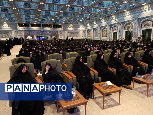 نشست ویژه بانوان پیرغلام حسینی در مشهد؛ جلوه‌ای از هم‌افزایی و معنویت