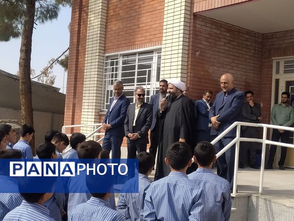 بازدید مدیر اداره آموزش و پرورش خلیل‌آباد از مدارس شهر