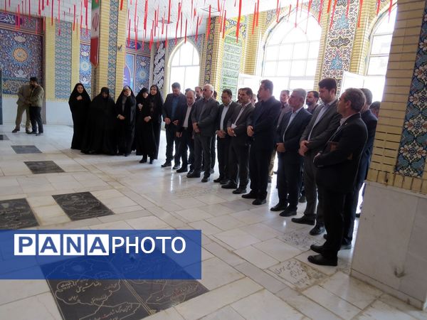 گلباران مزار شهدای دانش‌آموز و معلم در بجنورد