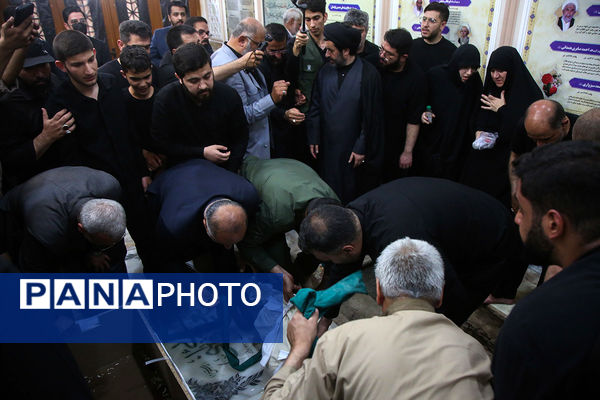 مراسم خاکسپاری پیکر قاضی شهید «علی قناعت‌کار» در قم