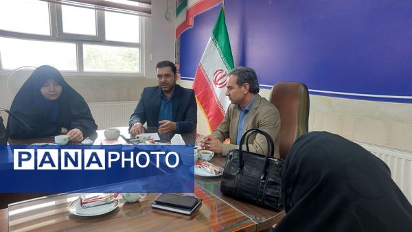 نشست «نقش دانش‌آموزان در دشمن‌شناسی و یهودستیزی» در سازمان دانش‌آموزی استان خراسان شمالی