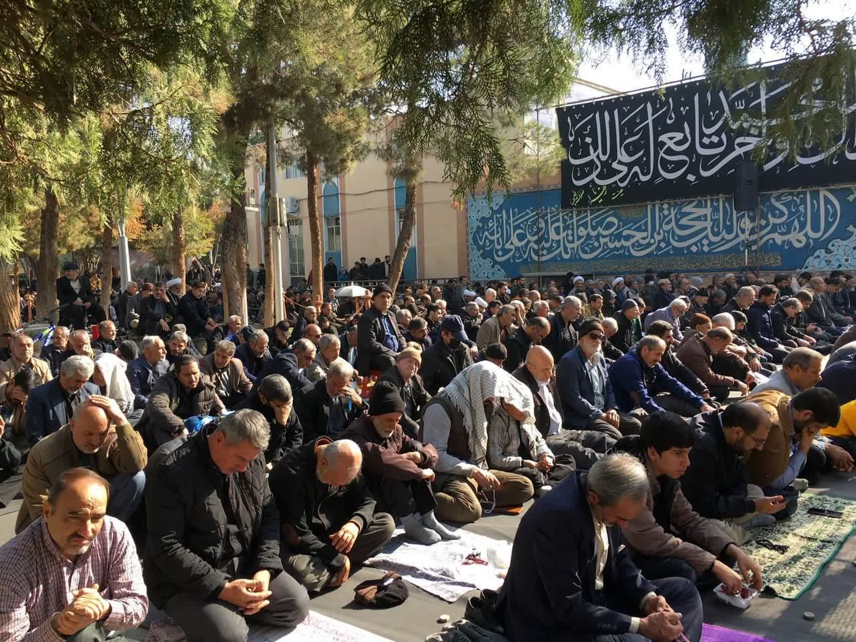 اقامه نماز باران در گلستان شهدا اصفهان به امامت  حضرت آیت‌ الله مهدوی