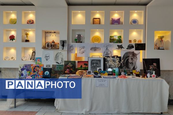 نمایشگاه صنایع و هنرهای دستی، تجسمی دانش‌آموزان در مدرسه دخترانه اندیشه یک اردبیل