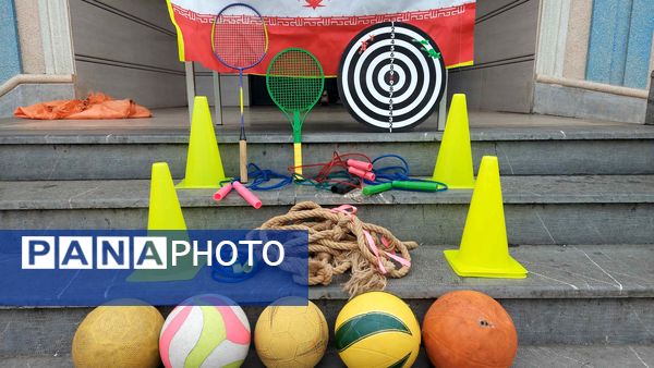 برگزاری مسابقات بومی محلی به مناسبت روز مادر