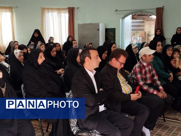 جلسه انجمن و اولیا در هنرستان کاردانش حافظ 