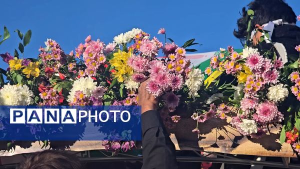 استقبال باشکوه مردم شهرستان بهاباد از شهید گمنام